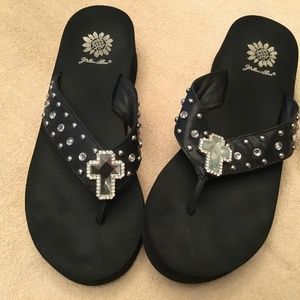 Women’s sandals